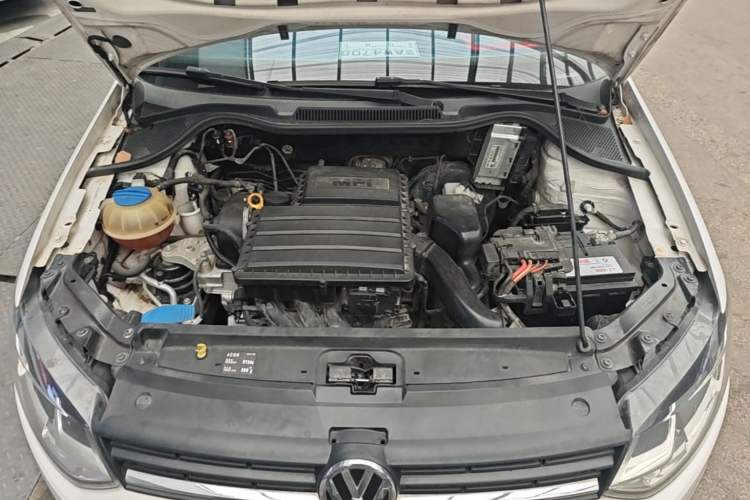 Used Volkswagen Polo 2014 1.6L Automatic Comfort Edition Engine Bay