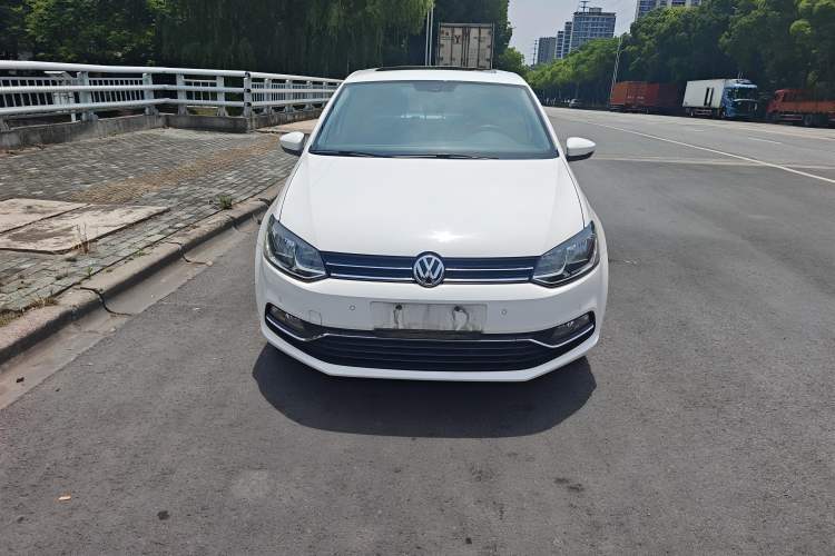 Used Volkswagen Polo 2014 1.6L Automatic Luxury Edition Exterior 1