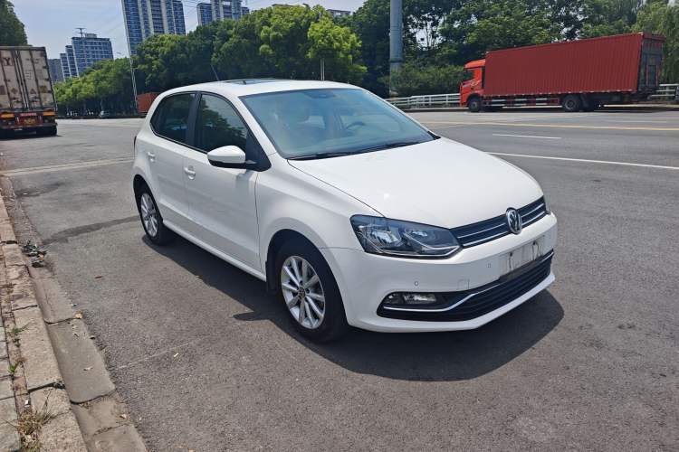 Used Volkswagen Polo 2014 1.6L Automatic Luxury Edition Exterior 2