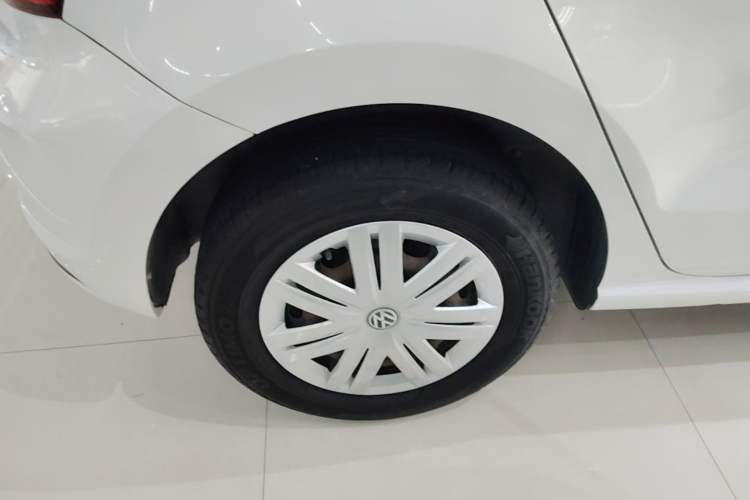 Used Volkswagen Polo 2014 1.4L Manual Fashion Edition Exterior 2