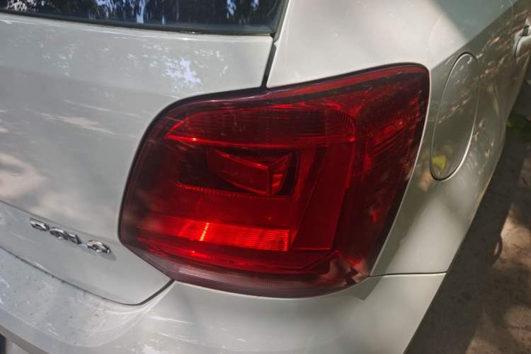 Used Volkswagen Polo 2014 1.4L Manual Comfort Edition Exterior 3