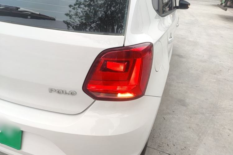 Used Volkswagen Polo 2014 1.4L Manual Fashion Edition Exterior 3