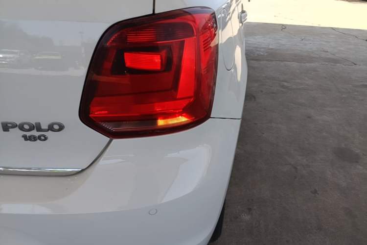 Used Volkswagen Polo 2014 1.6L Manual Comfort Edition Exterior 3