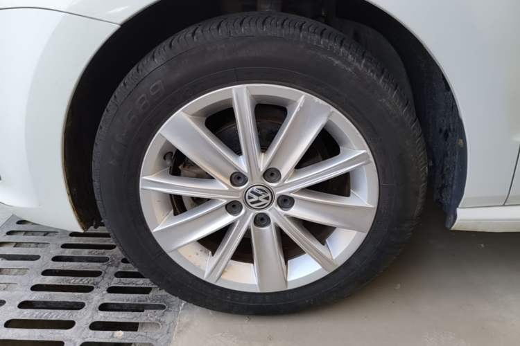 Used Volkswagen Polo 2014 1.4L Automatic Comfort Edition Exterior 4
