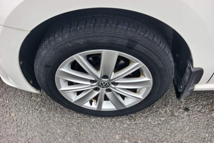 Used Volkswagen Polo 2014 1.4L Manual Comfort Edition Exterior 5