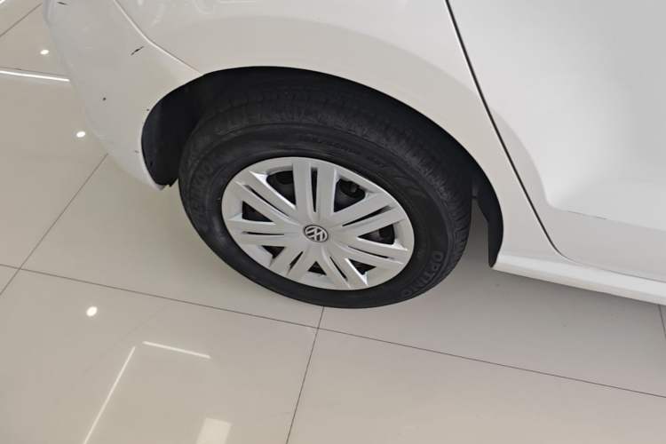 Used Volkswagen Polo 2014 1.4L Manual Fashion Edition Exterior 5
