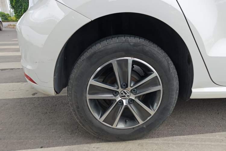 Used Volkswagen Polo 2014 1.4L Manual Fashion Edition Exterior 5