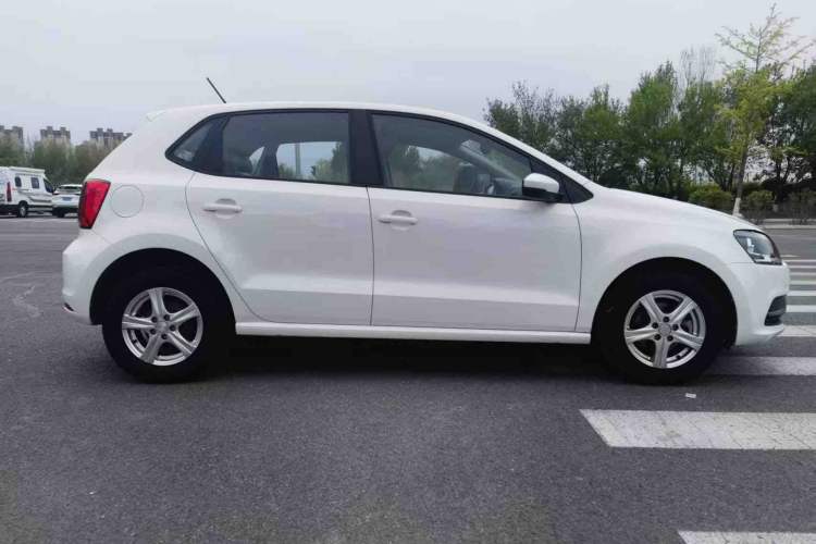 Used Volkswagen Polo 2014 1.4L Manual Fashion Edition Exterior 8