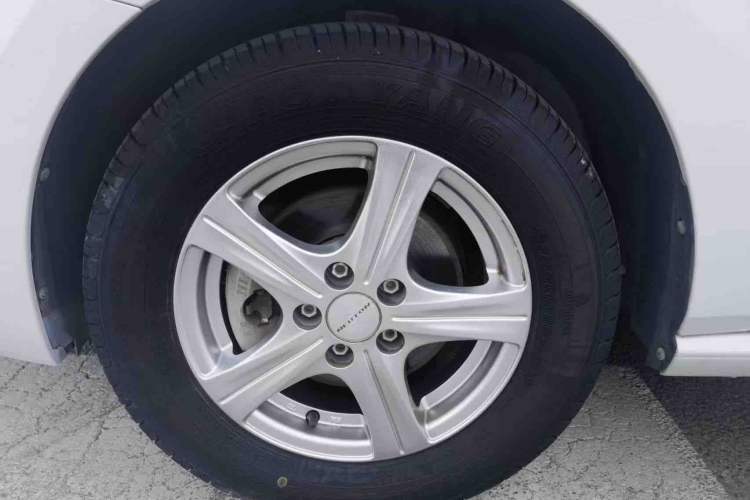 Used Volkswagen Polo 2014 1.4L Manual Fashion Edition Exterior 9