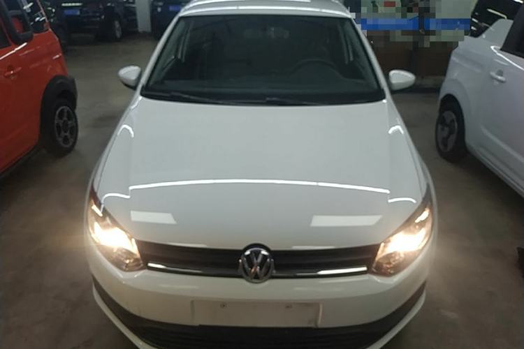 Used Volkswagen Polo 2014 1.4L Manual Fashion Edition Front