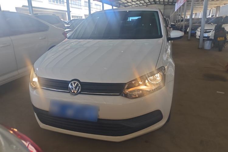Used Volkswagen Polo 2014 1.4L Manual Fashion Edition Front
