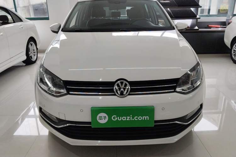 Used Volkswagen Polo 2014 1.6L Automatic Luxury Edition Front