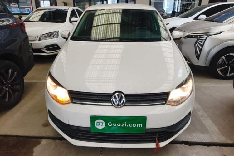 Used Volkswagen Polo 2014 1.4L Manual Fashion Edition Front