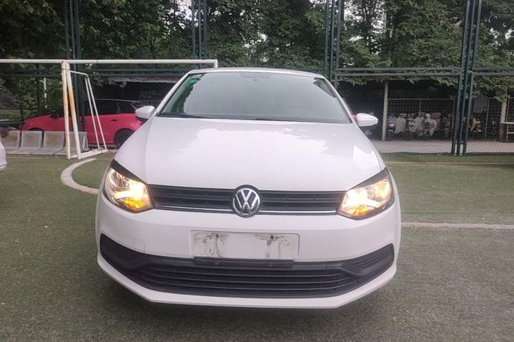 Used Volkswagen Polo 2014 1.4L Manual Fashion Edition Front