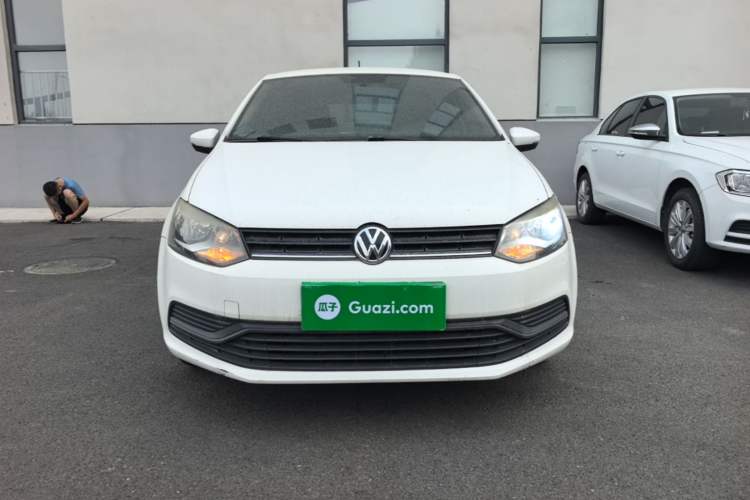 Used Volkswagen Polo 2014 1.4L Manual Fashion Edition Front