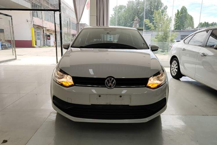 Used Volkswagen Polo 2014 1.4L Manual Fashion Edition Front