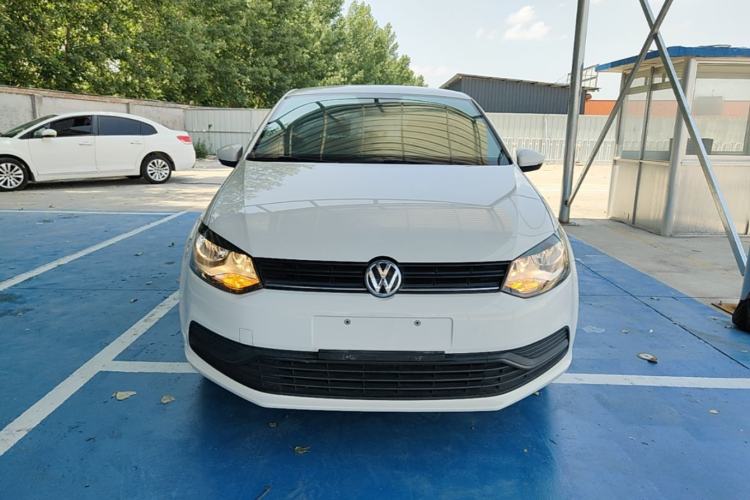 Used Volkswagen Polo 2014 1.4L Manual Fashion Edition Front