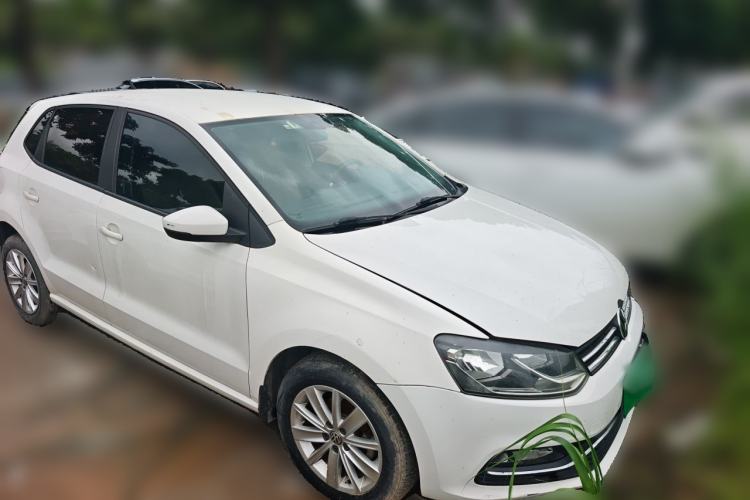 Used Volkswagen Polo 2014 1.4L Automatic Comfort Edition Front Right 45 Deg