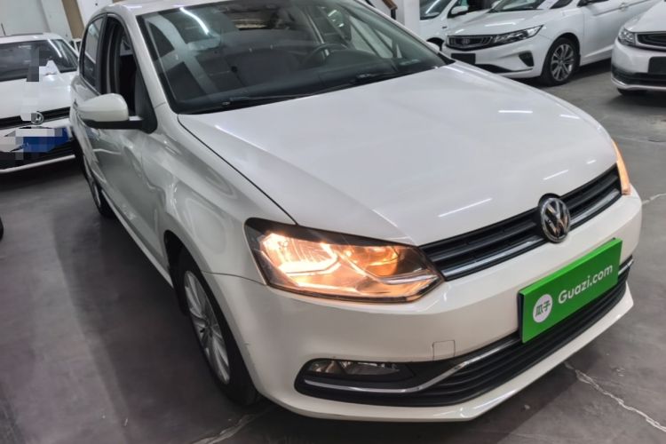 Used Volkswagen Polo 2014 1.6L Automatic Comfort Edition Front Right 45 Deg