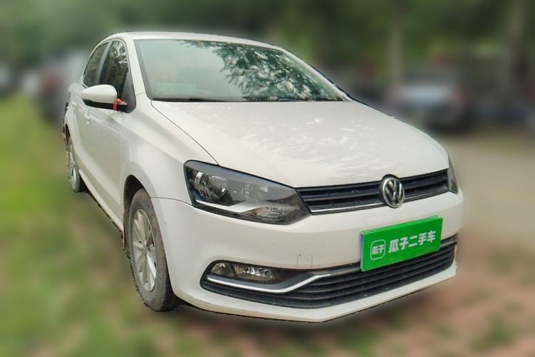 Used Volkswagen Polo 2014 1.4L Manual Fashion Edition Front Right 45 Deg