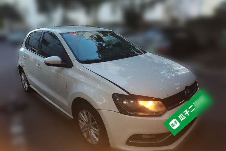 Used Volkswagen Polo 2014 1.6L Automatic Comfort Edition Front Right 45 Deg
