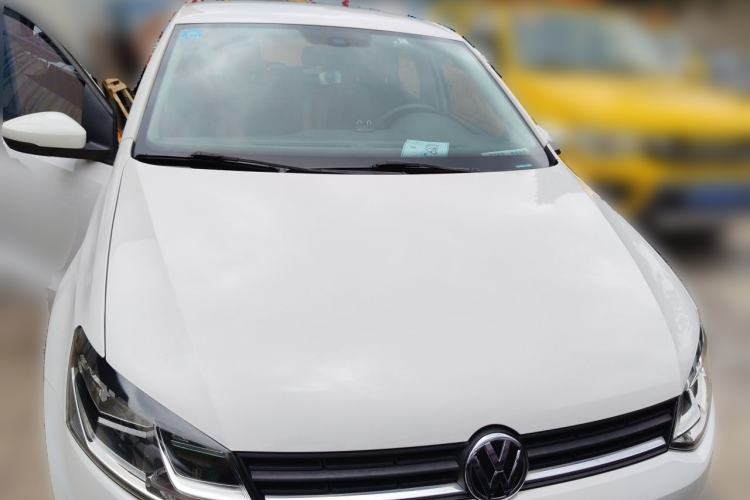Used Volkswagen Polo 2014 1.4L Automatic Comfort Edition Front Right 45 Deg