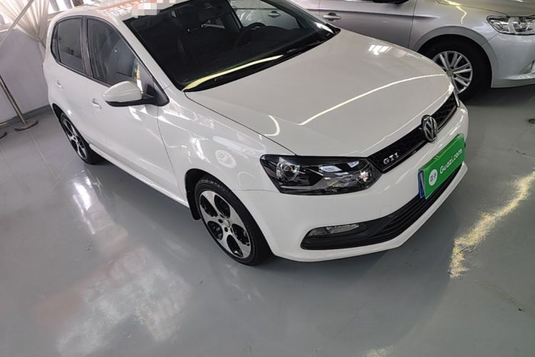 Used Volkswagen Polo 2014 1.4L Manual Fashion Edition Front Right 45 Deg