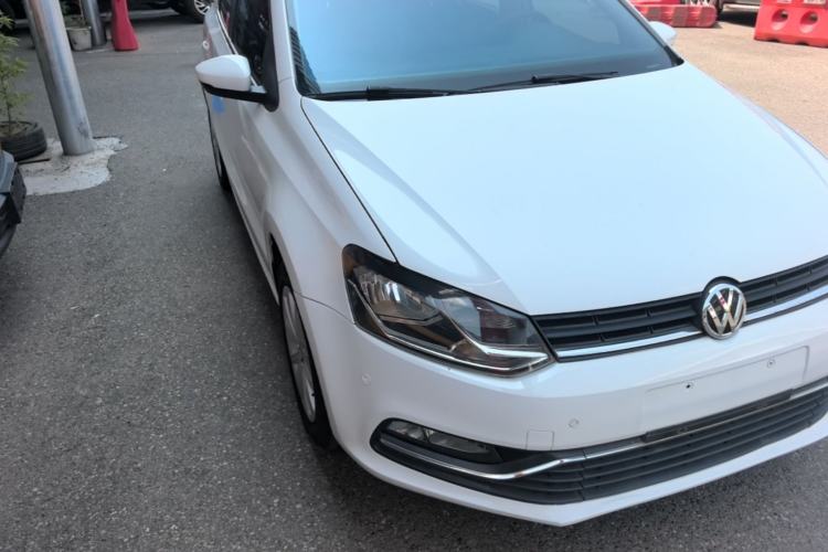 Used Volkswagen Polo 2014 1.6L Automatic Comfort Edition Front Right 45 Deg