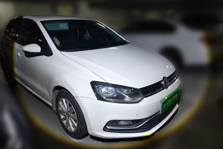 Used Volkswagen Polo 2014 1.4L Automatic Comfort Edition Front Right 45 Deg