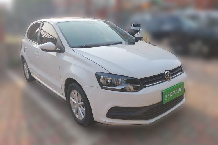 Used Volkswagen Polo 2014 1.4L Manual Fashion Edition Front Right 45 Deg