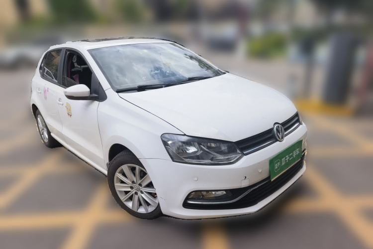Used Volkswagen Polo 2014 1.4L Automatic Comfort Edition Front Right 45 Deg