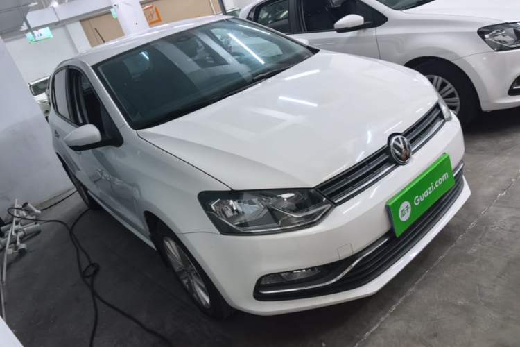 Used Volkswagen Polo 2014 1.6L Automatic Comfort Edition Front Right 45 Deg