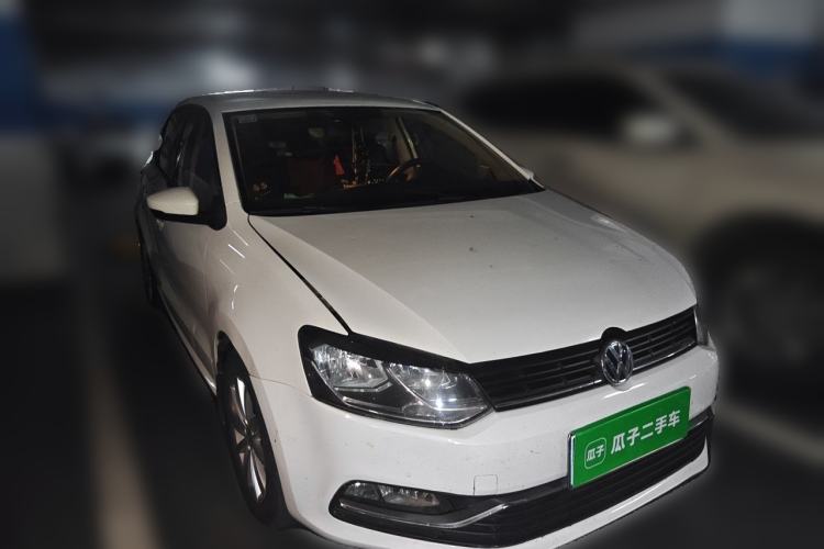 Used Volkswagen Polo 2014 1.4L Automatic Comfort Edition Front Right 45 Deg