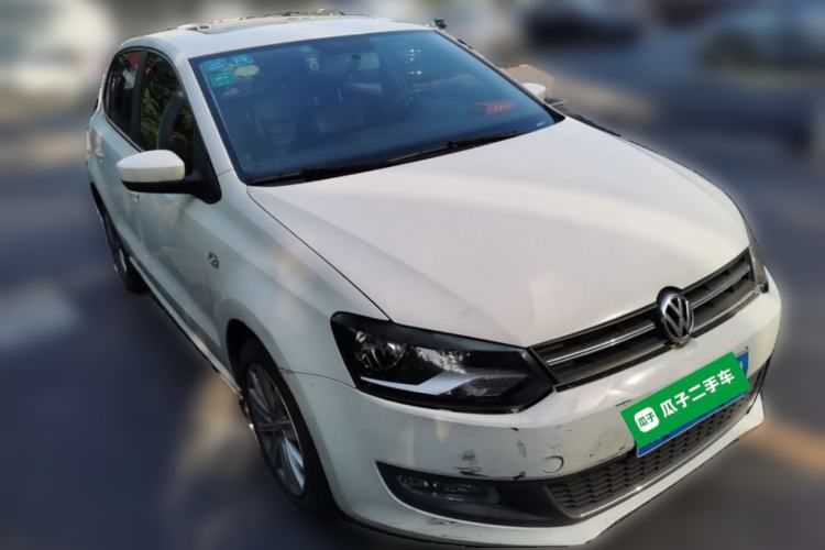 Used Volkswagen Polo 2014 1.6L Automatic Comfort Edition Front Right 45 Deg