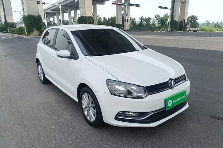 Used Volkswagen Polo 2014 1.4L Automatic Comfort Edition Front Right 45 Deg