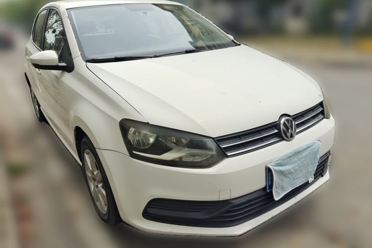 Used Volkswagen Polo 2014 1.4L Manual Fashion Edition Front Right 45 Deg
