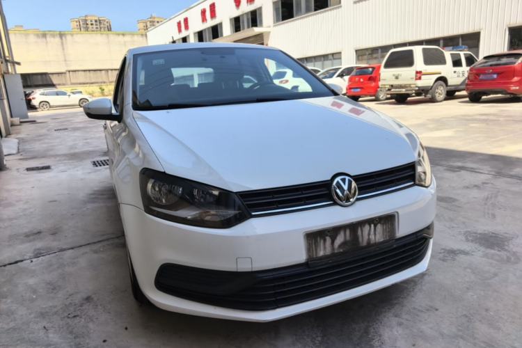Used Volkswagen Polo 2014 1.4L Manual Fashion Edition Front Right 45 Deg