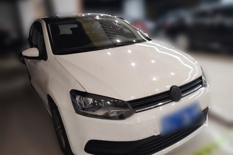 Used Volkswagen Polo 2014 1.4L Manual Fashion Edition Front Right 45 Deg