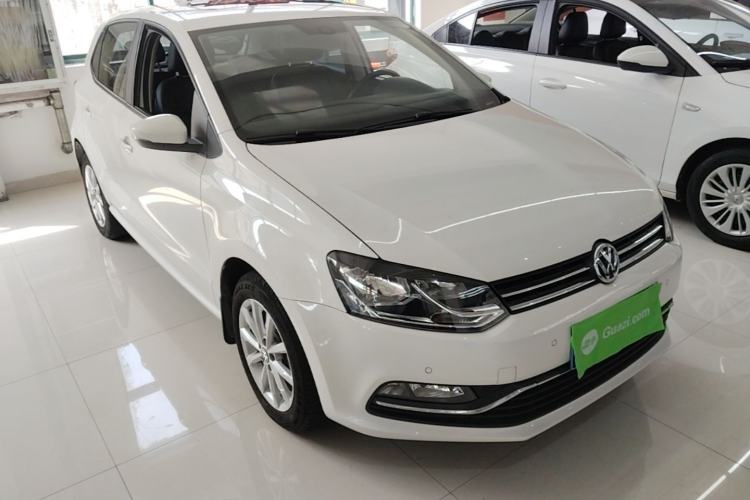 Used Volkswagen Polo 2014 1.6L Automatic Luxury Edition Front Right 45 Deg