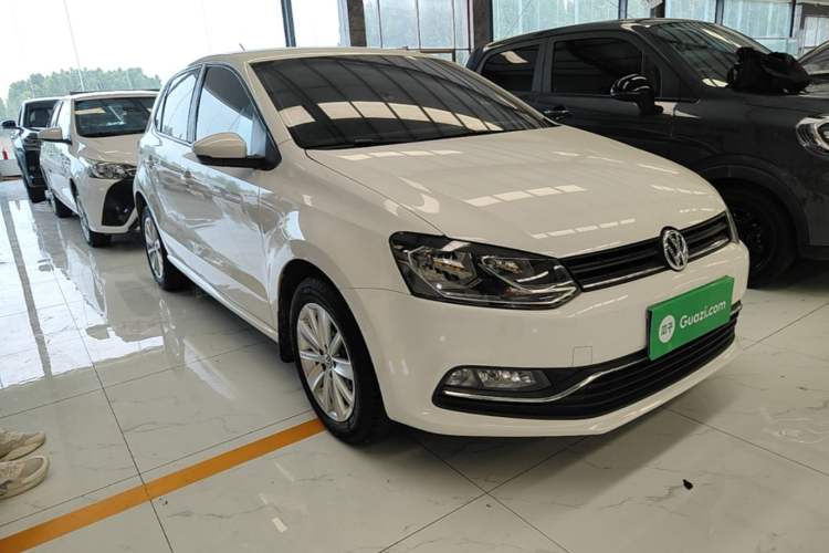 Used Volkswagen Polo 2014 1.4L Automatic Comfort Edition Front Right 45 Deg