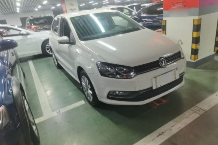 Used Volkswagen Polo 2014 1.6L Automatic Comfort Edition Front Right 45 Deg