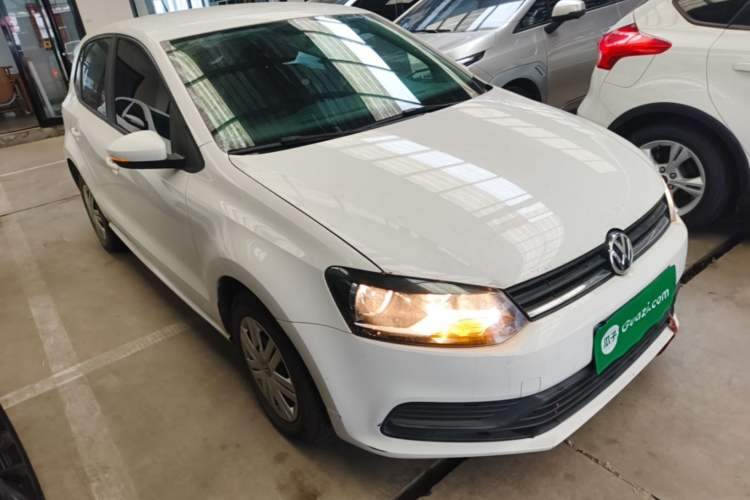 Used Volkswagen Polo 2014 1.4L Manual Fashion Edition Front Right 45 Deg