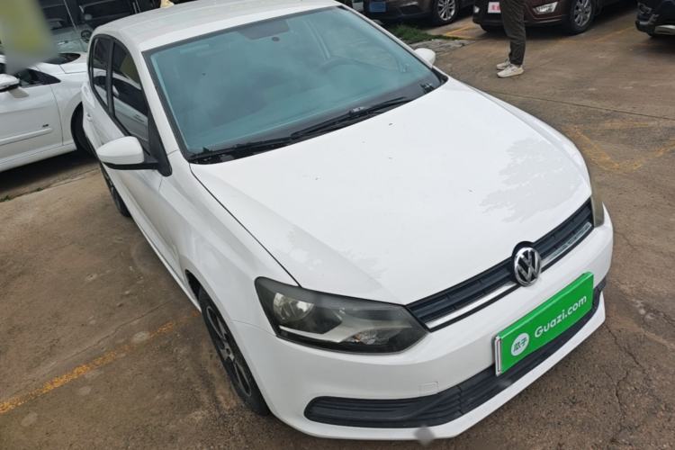 Used Volkswagen Polo 2014 1.4L Manual Fashion Edition Front Right 45 Deg