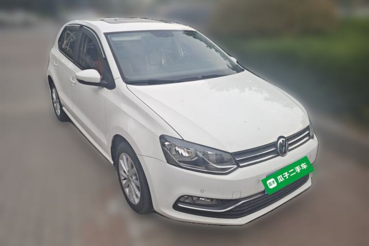 Used Volkswagen Polo 2014 1.4L Automatic Luxury Edition Front Right 45 Deg