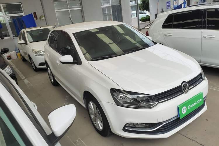 Used Volkswagen Polo 2014 1.4L Automatic Comfort Edition Front Right 45 Deg