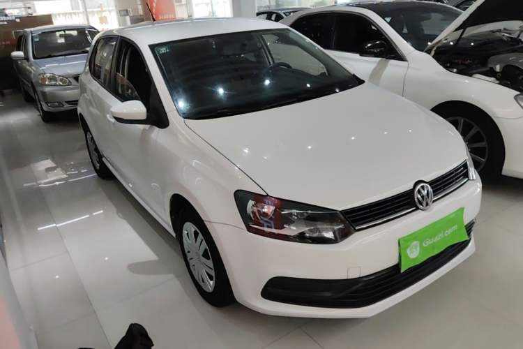 Used Volkswagen Polo 2014 1.4L Manual Fashion Edition Front Right 45 Deg
