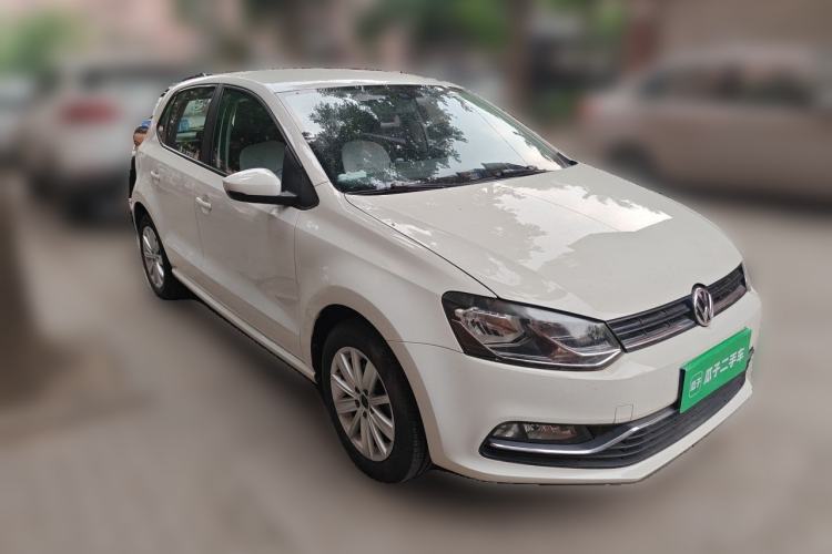 Used Volkswagen Polo 2014 1.6L Automatic Comfort Edition Front Right 45 Deg