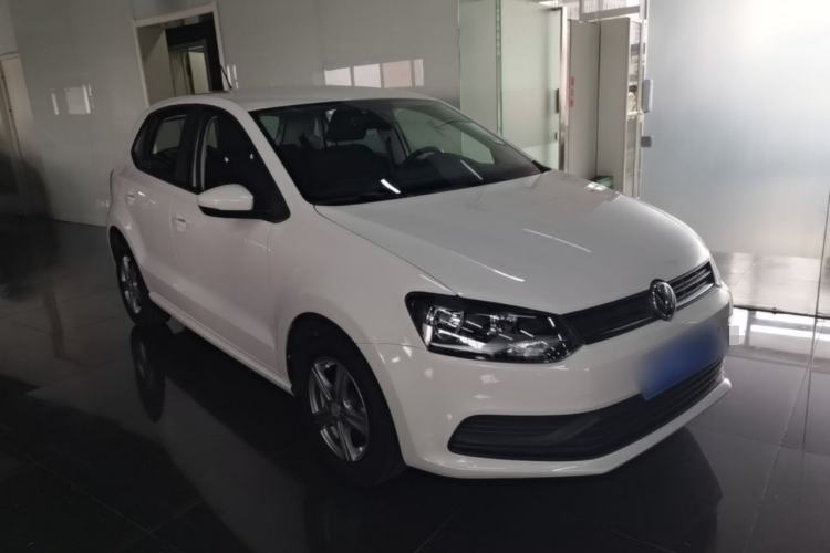 Used Volkswagen Polo 2014 1.4L Manual Fashion Edition Front Right 45 Deg