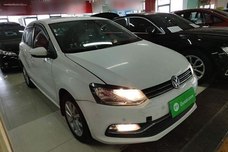 Used Volkswagen Polo 2014 1.6L Automatic Luxury Edition Front Right 45 Deg