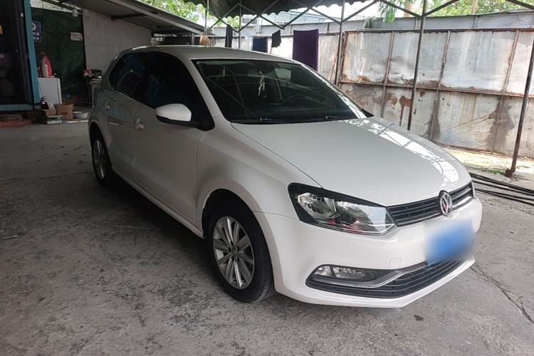 Used Volkswagen Polo 2014 1.6L Automatic Comfort Edition Front Right 45 Deg